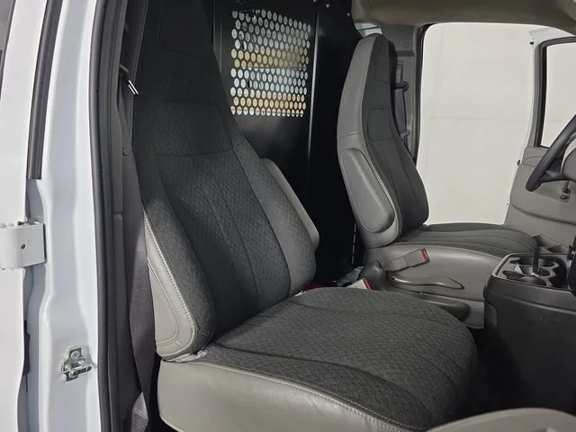 Used 2024 Summit White Chevrolet WT image 18