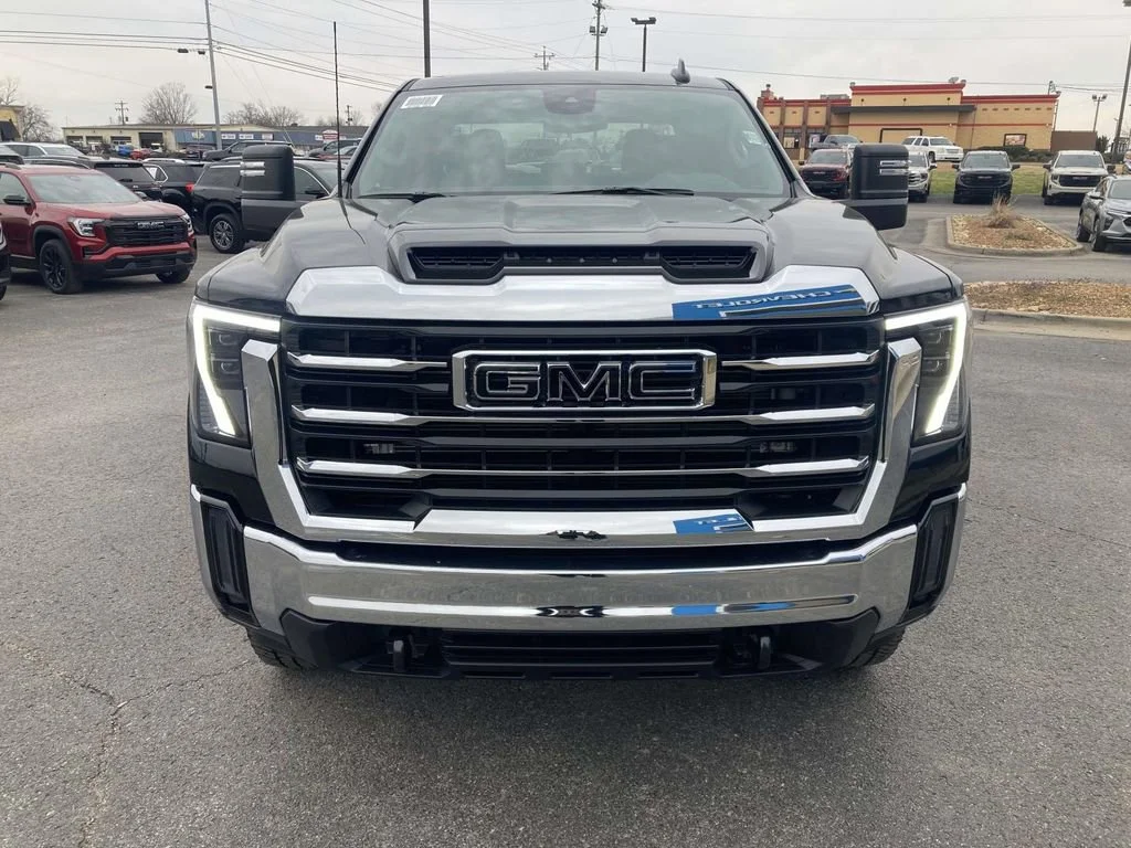 New 2026 Onyx Black GMC SLE image 9