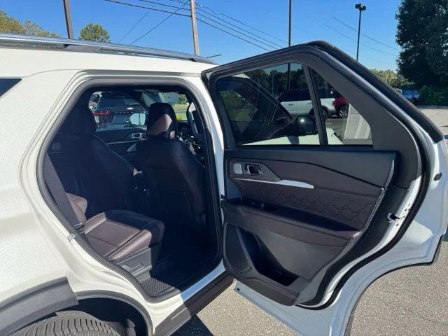 Used 2025 White Ford Platinum image 13