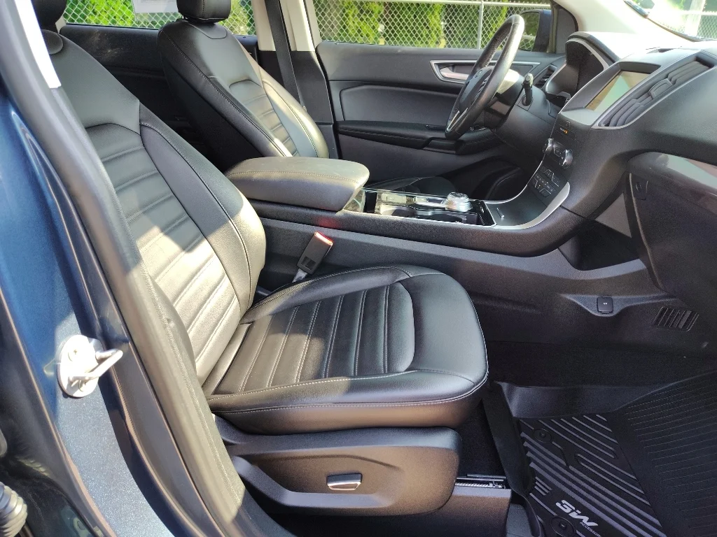 Used 2019 Blue Metallic Ford SEL image 14