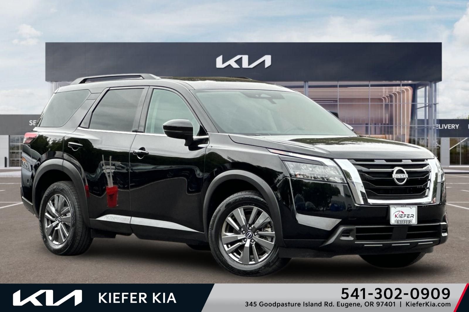 2025 Nissan Pathfinder SV 4WD's photo