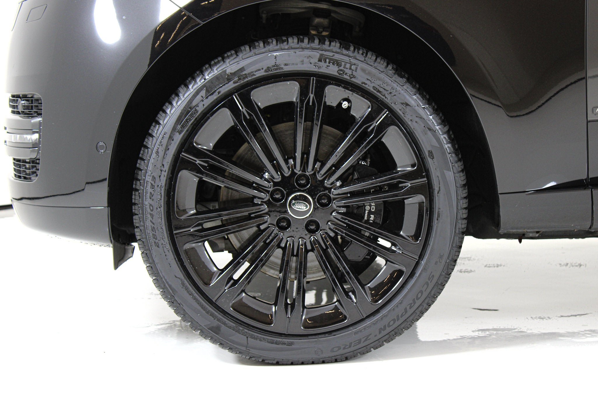 Used 2025 Black Land Rover Autobiography image 12