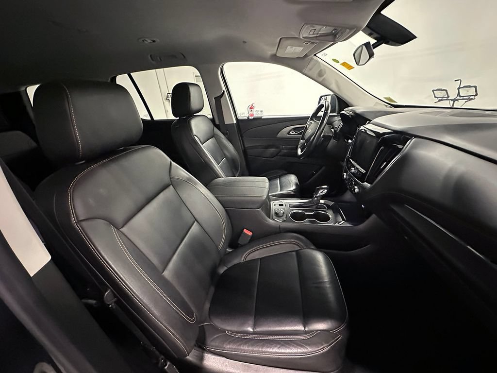 Used 2021 GRAPHITE METALLIC Chevrolet LT Leather image 28