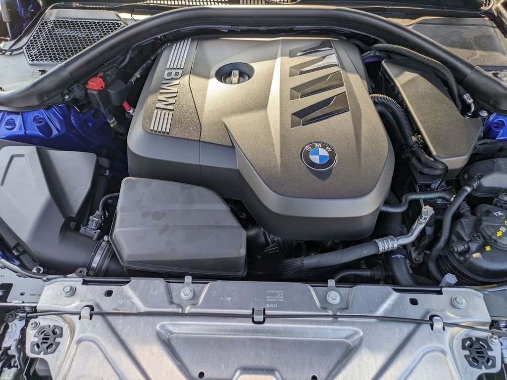 2025 BMW 3 Series 330i - Photo 9