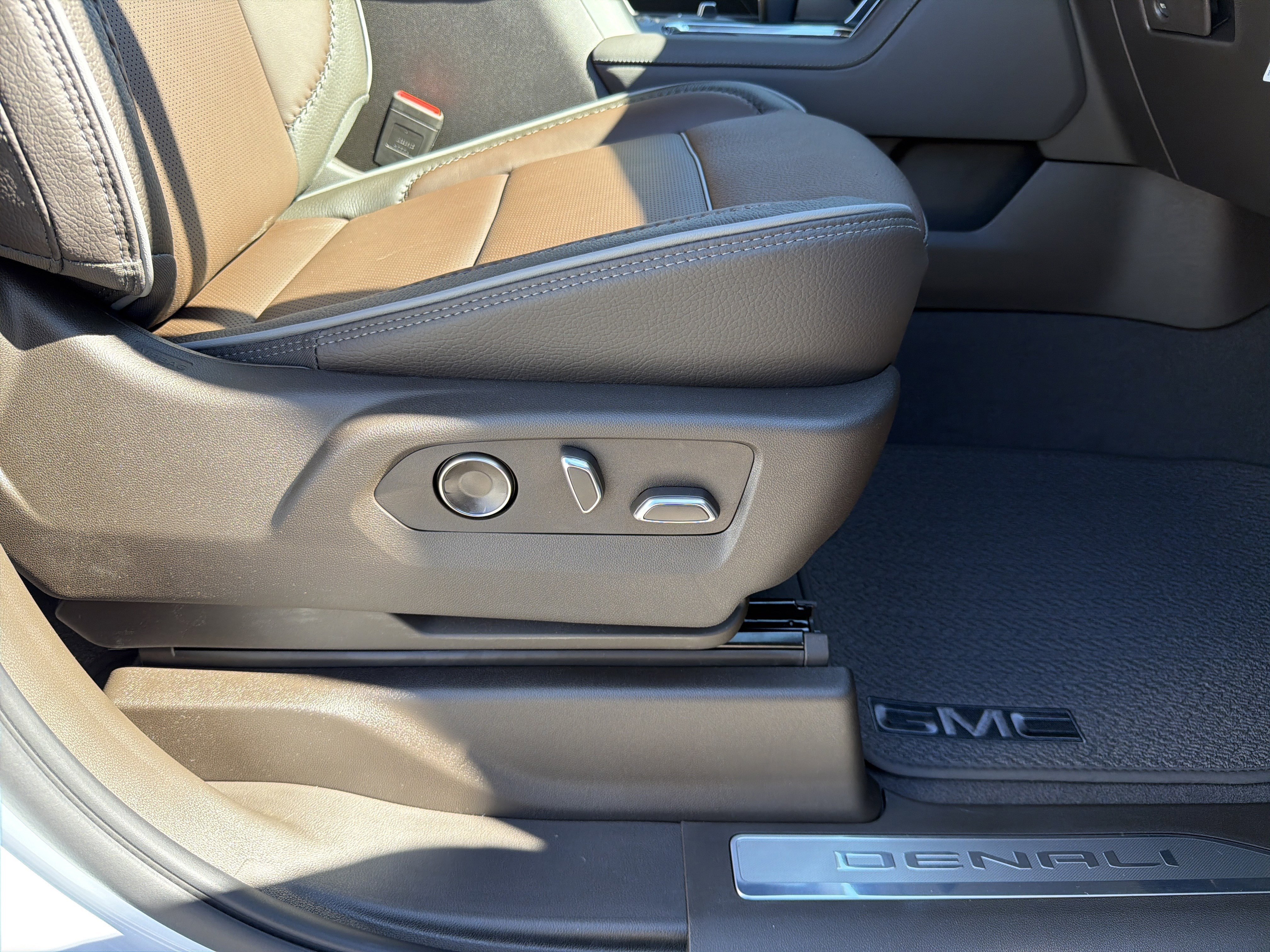 New 2026 Glacier White Tricoat GMC Denali image 16
