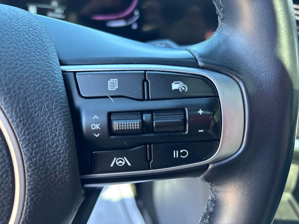 Used 2023 Black Kia X-Line image 24
