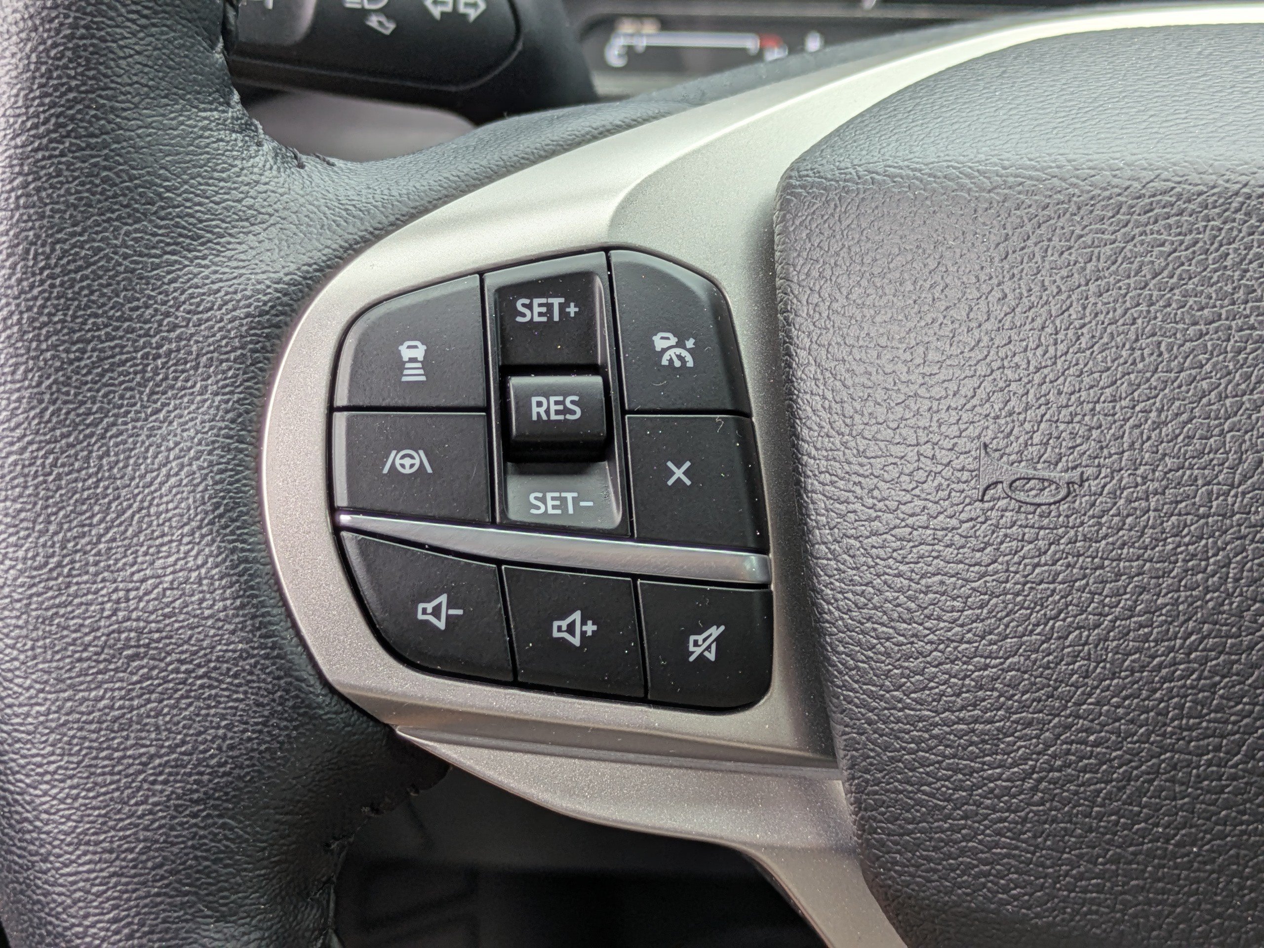 Used 2022 Silver Metallic Ford Limited image 22