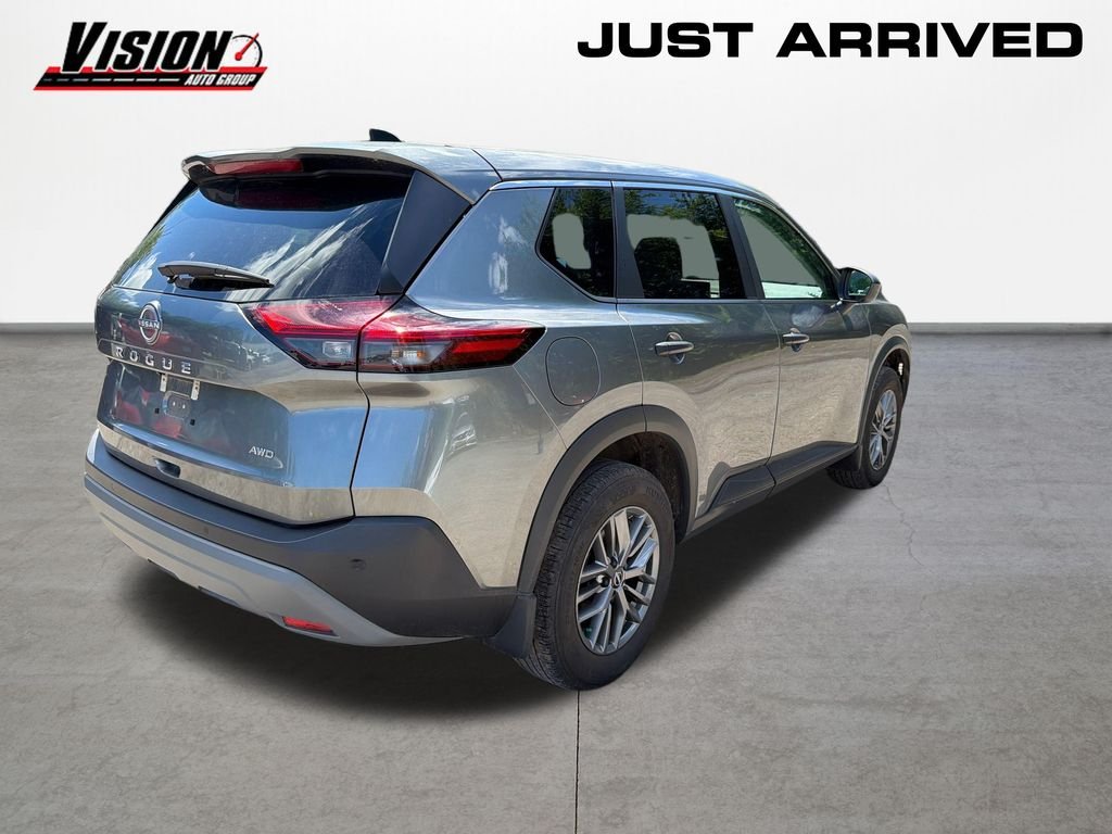 Used 2023 Gray Nissan S image 5