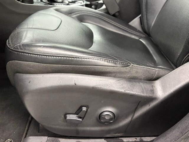Used 2019 Black Jeep Limited image 13