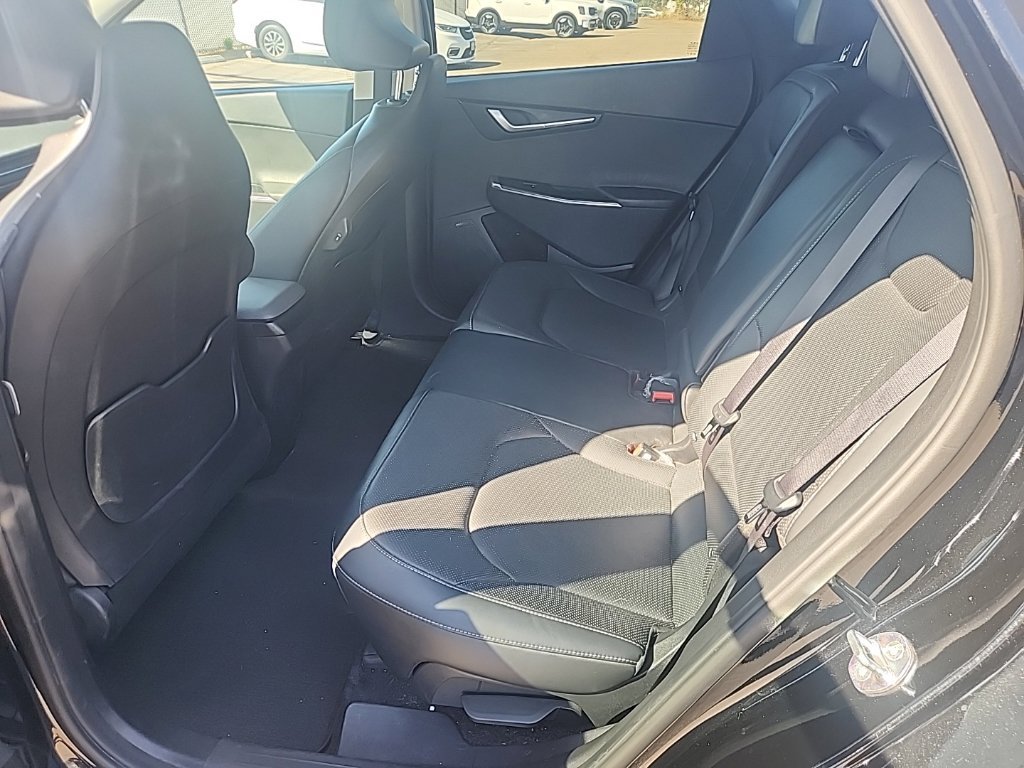 Used 2023 Black Kia Wind image 19