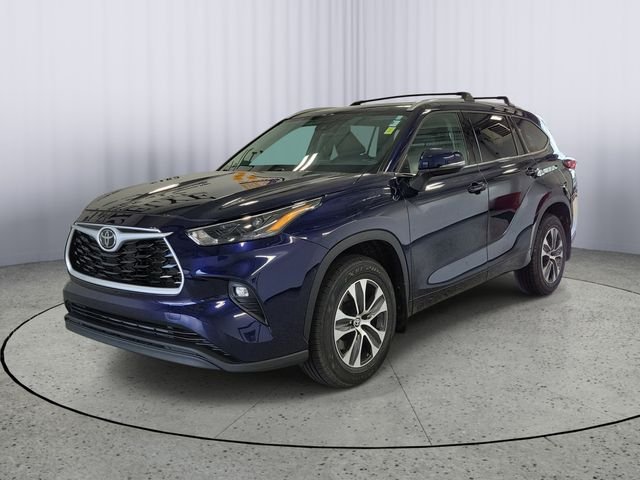 Certified Used 2022  Toyota XLE image 4