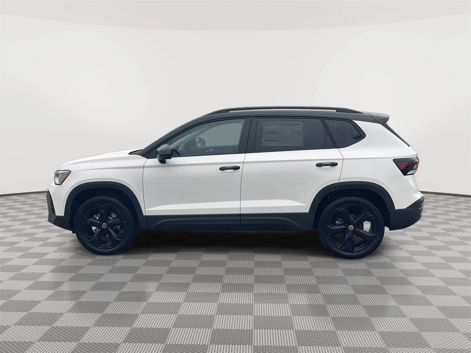 New 2026 Pure White w/Deep Black Roof Volkswagen SE Black image 10