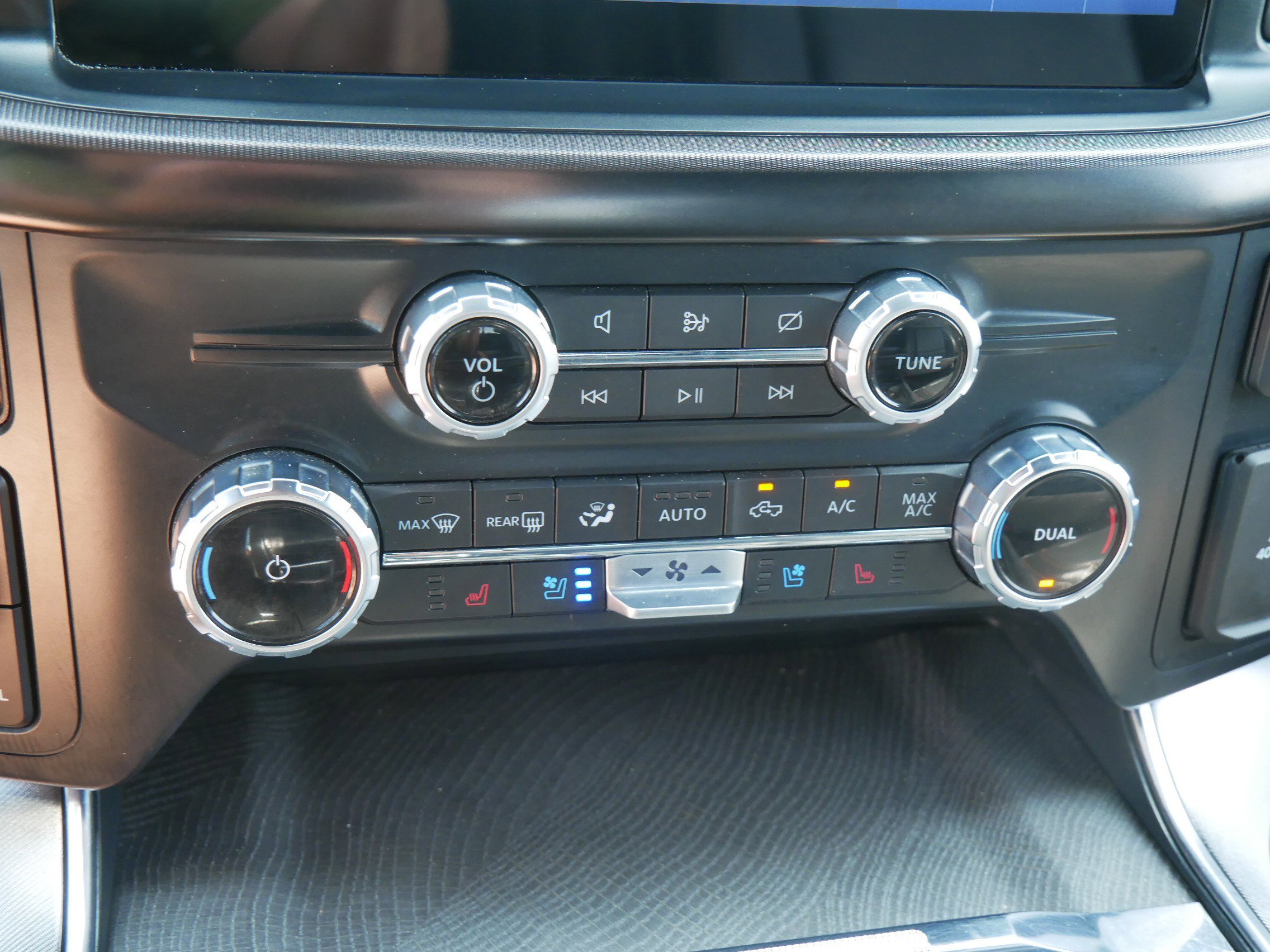 Used 2023 White Ford Platinum image 23