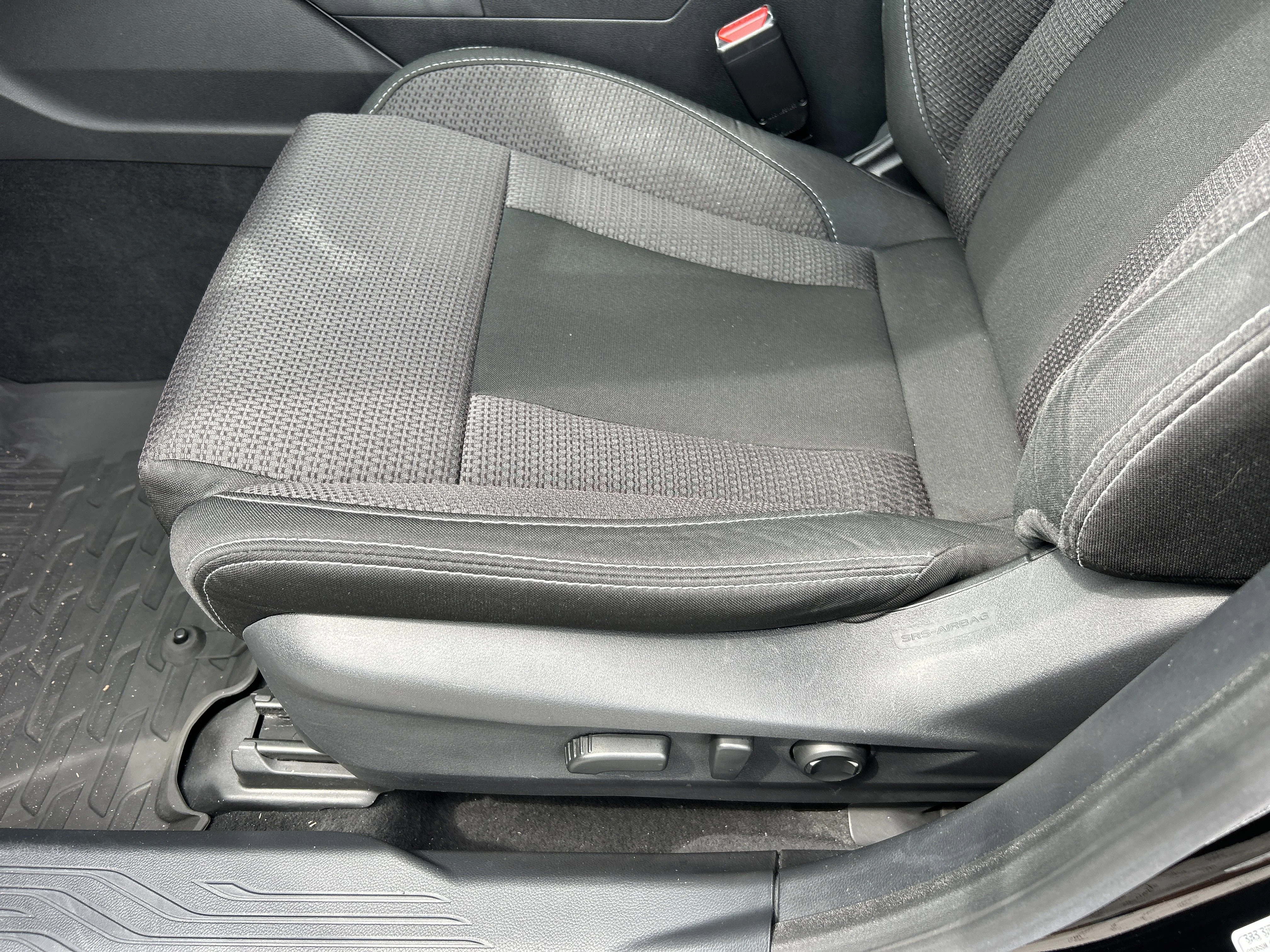 Used 2020 Crystal Black Silica Subaru Premium image 21