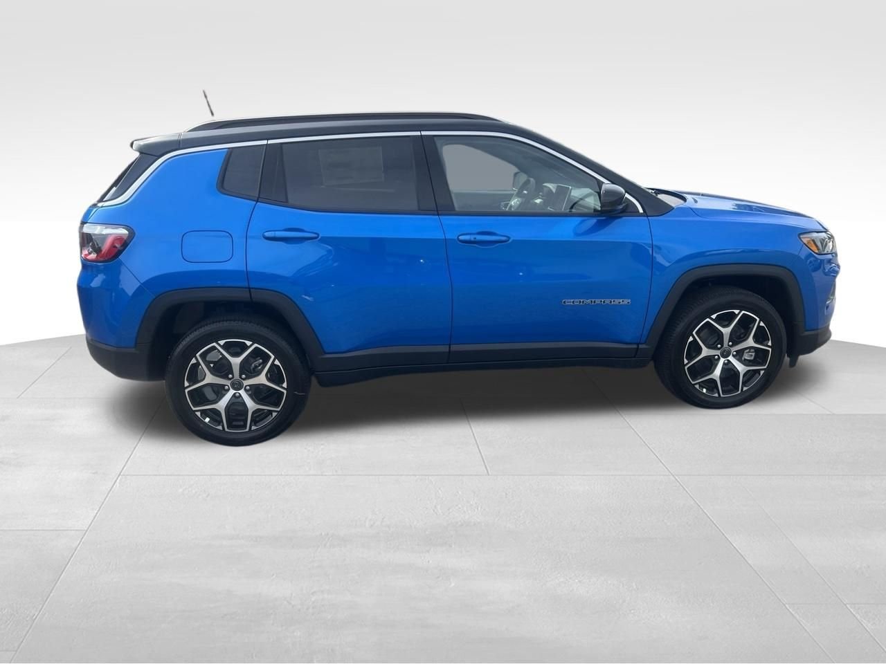 New 2026 Hydro Blue Pearl-Coat Exterior Paint Jeep Limited image 6