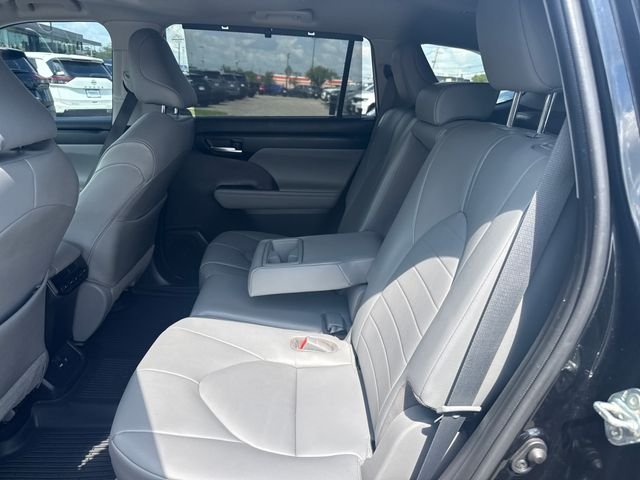 Used 2021 Black Toyota XLE image 14