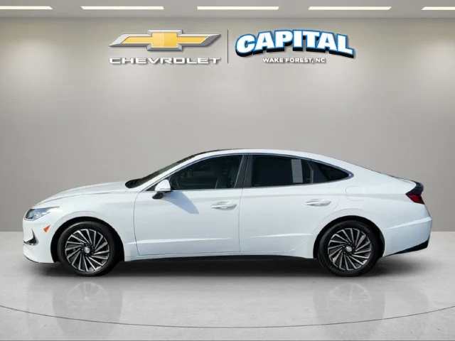 Used 2023 White Hyundai Limited image 2