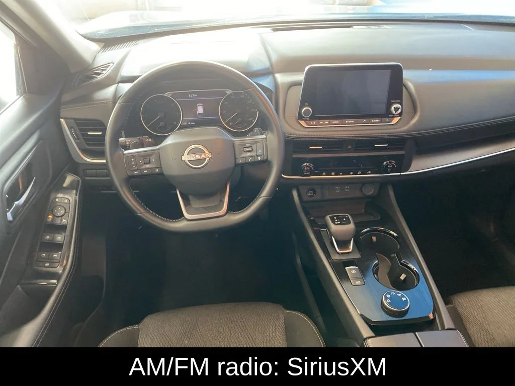 Used 2025 Gray Nissan SV image 4