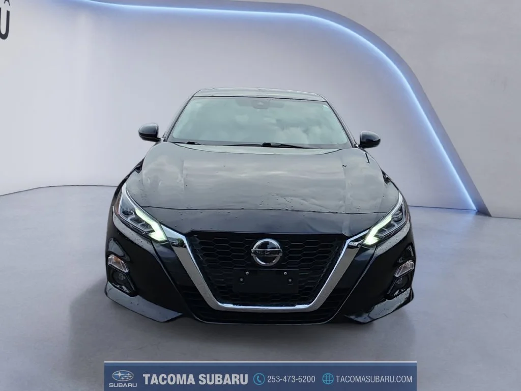 Used 2019 Black Nissan 2.5 Platinum image 8