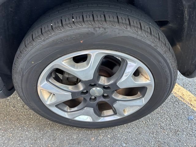 Used 2018 Silver Jeep Limited image 11
