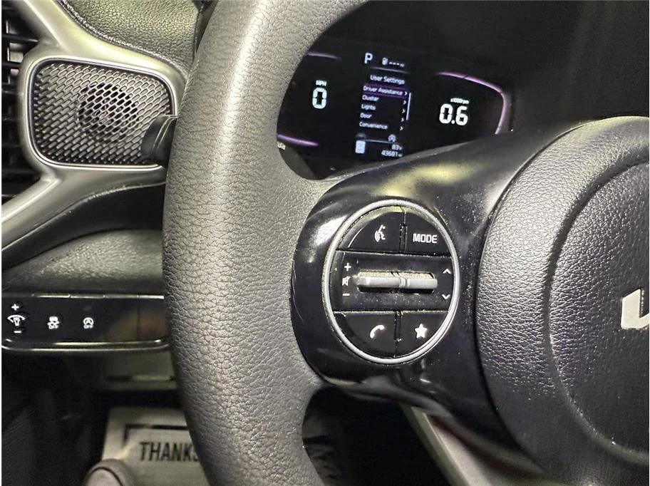 2023 Kia Soul LX - Photo 30