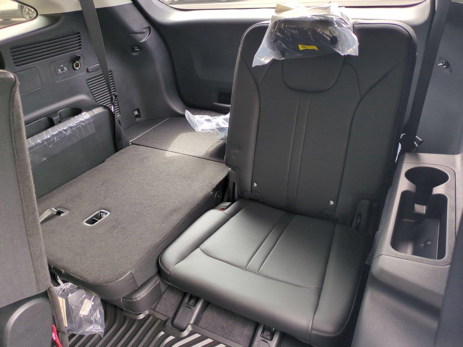 New 2026 Ivory Silver Kia S image 35