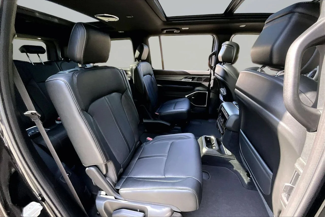 New 2026 High Gloss Black Jeep Limited Altitude image 21