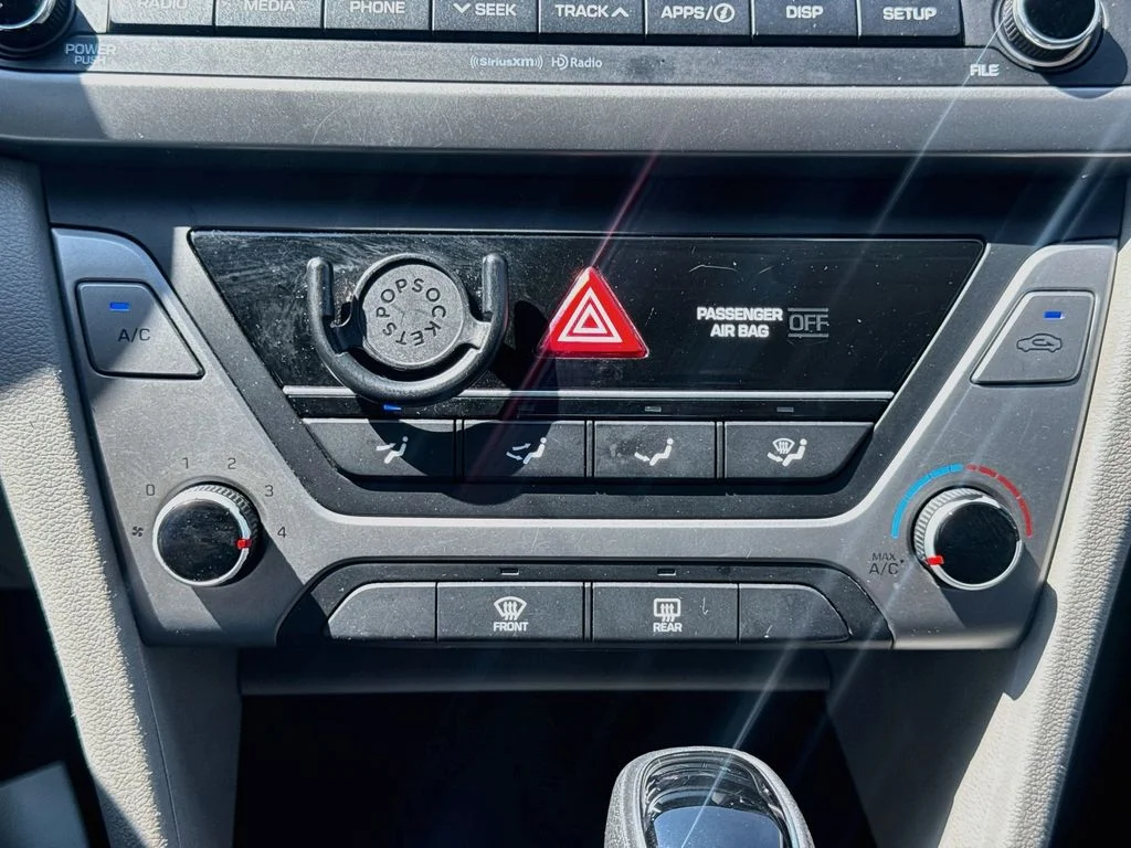 Used 2017 Silver Hyundai SE image 17