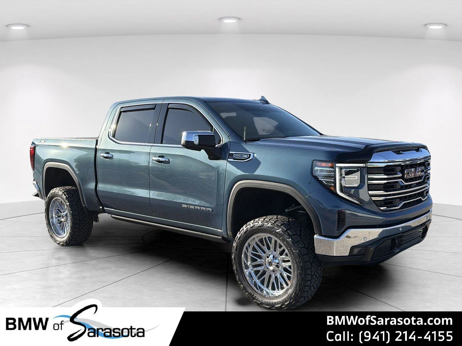 2024 GMC Sierra 4WD Crew Cab Short Box SLT's photo