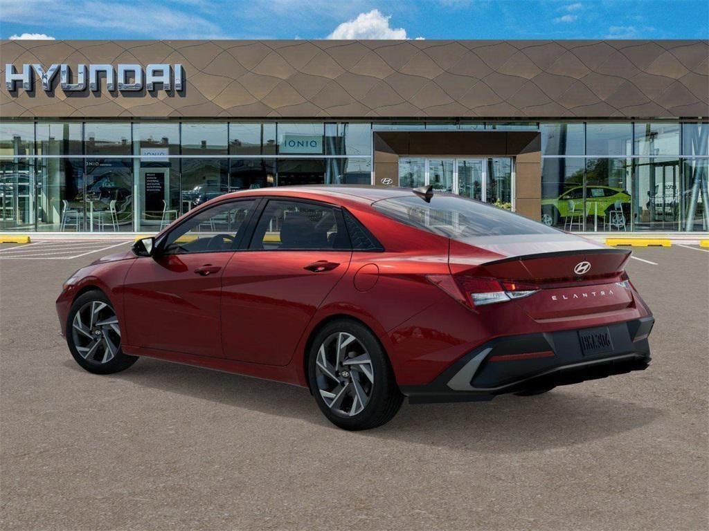 Used 2025 Red Hyundai SEL Sport image 5