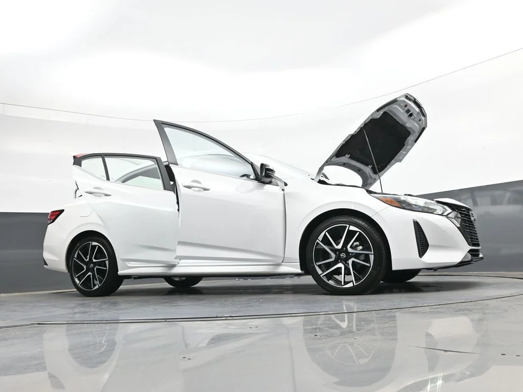 Used 2025 White Nissan SR image 53