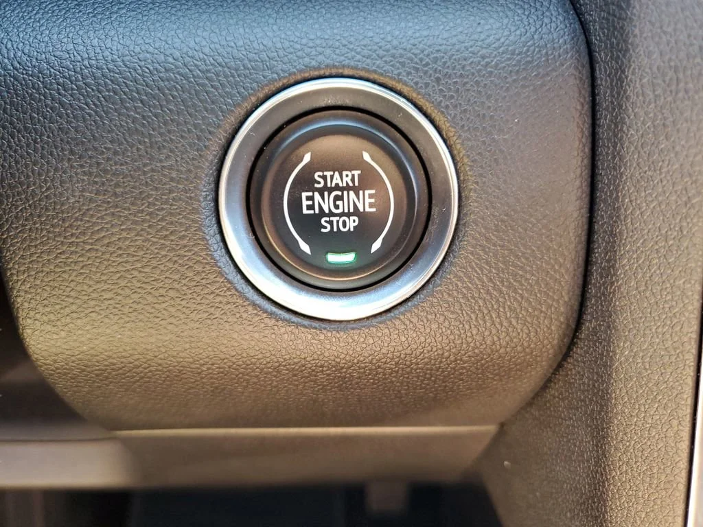 Used 2025 Sterling Metallic GMC Elevation image 23