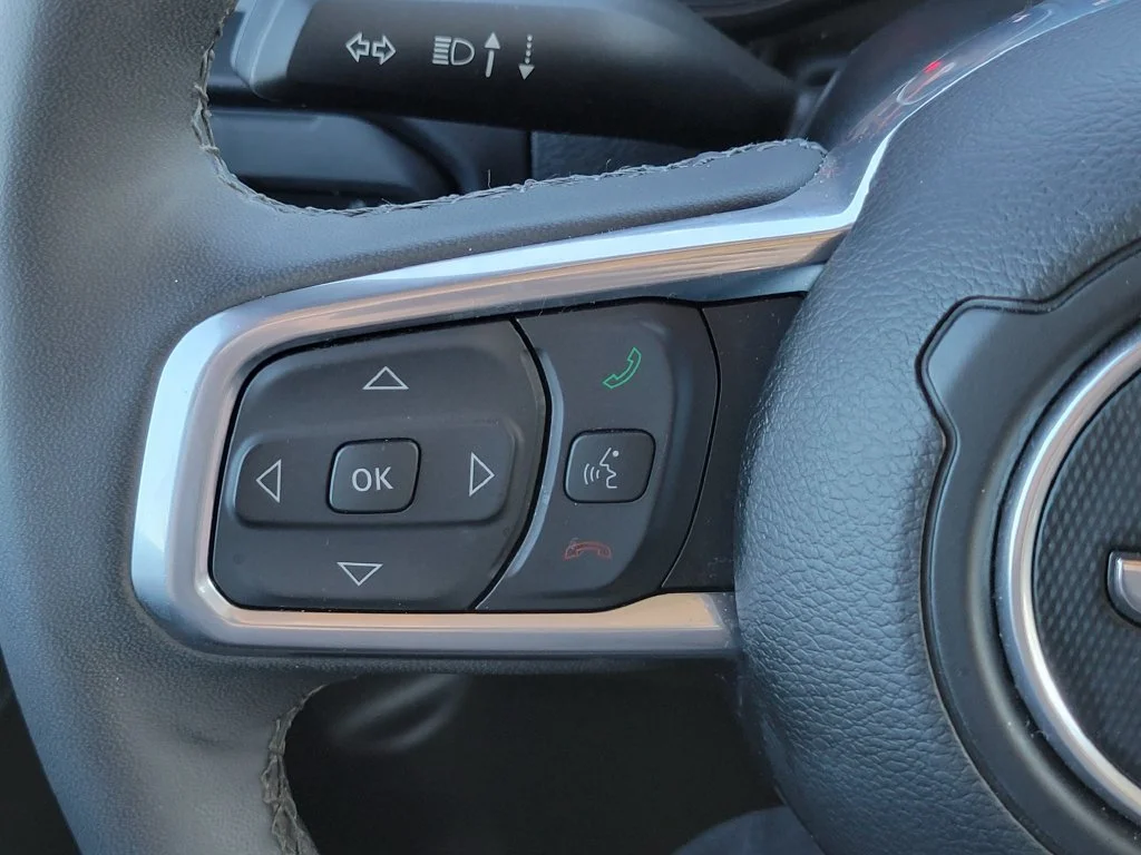 Used 2025 Red Jeep Sahara image 27