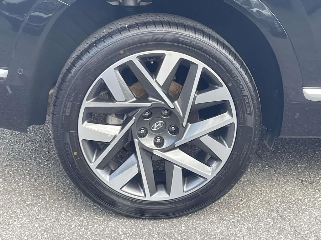 Used 2023 Black Hyundai Calligraphy image 8