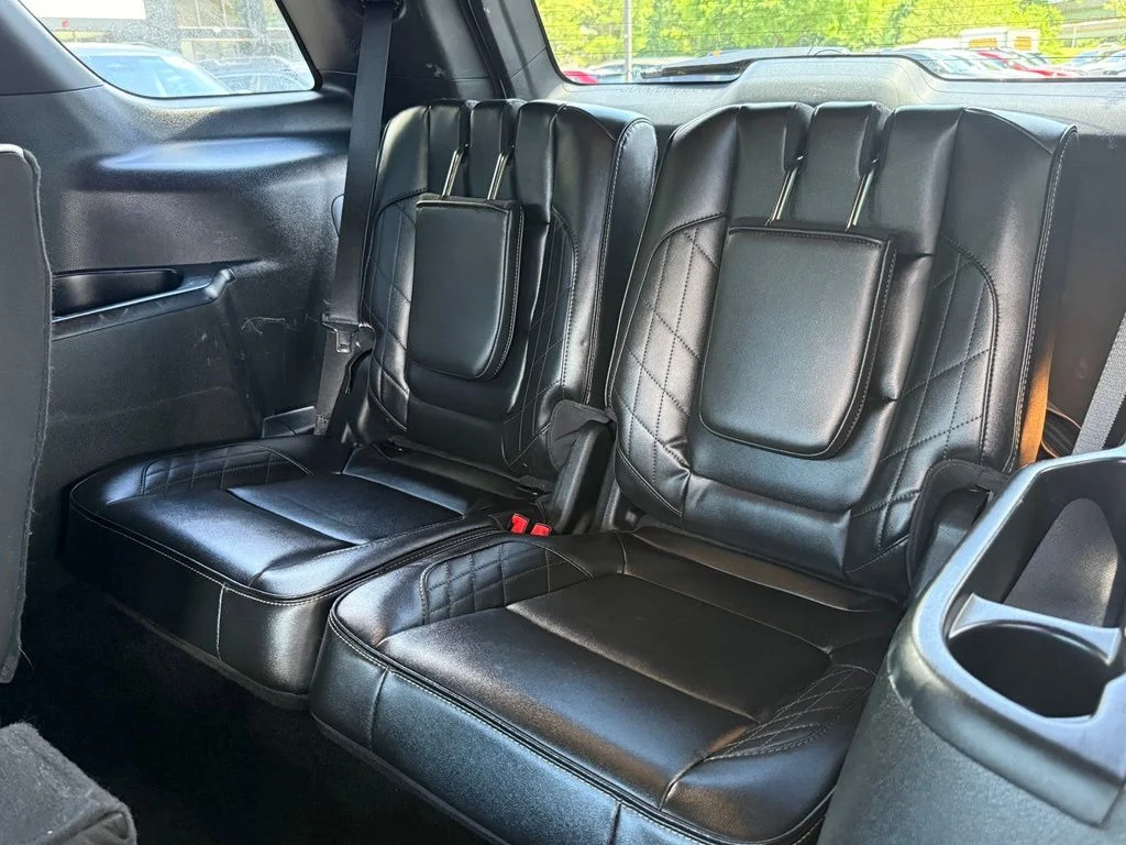 Used 2019 White Ford Platinum image 30