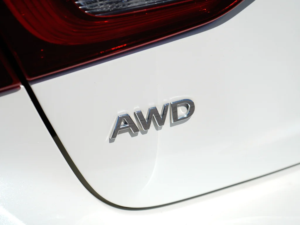Used 2023 Majestic White INFINITI RED SPORT 400 image 8