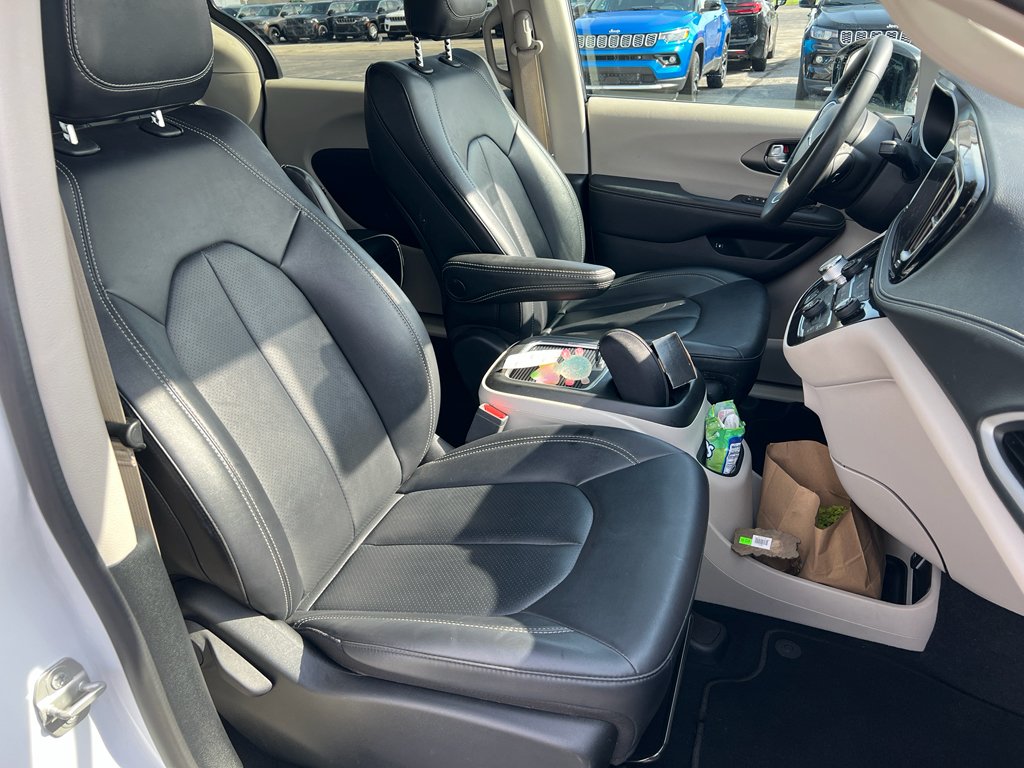 2024 Chrysler Pacifica PHEV Select - Photo 20