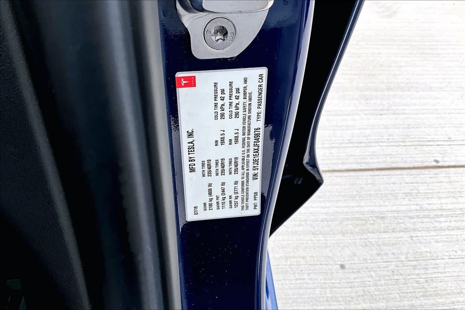 Used 2018 Pearl White Multi-Coat Tesla Long Range Battery image 31