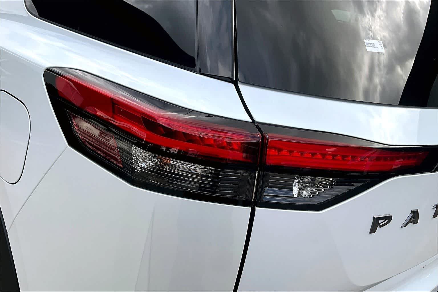New 2026 Everest White Pearl Tricoat Nissan SL image 12