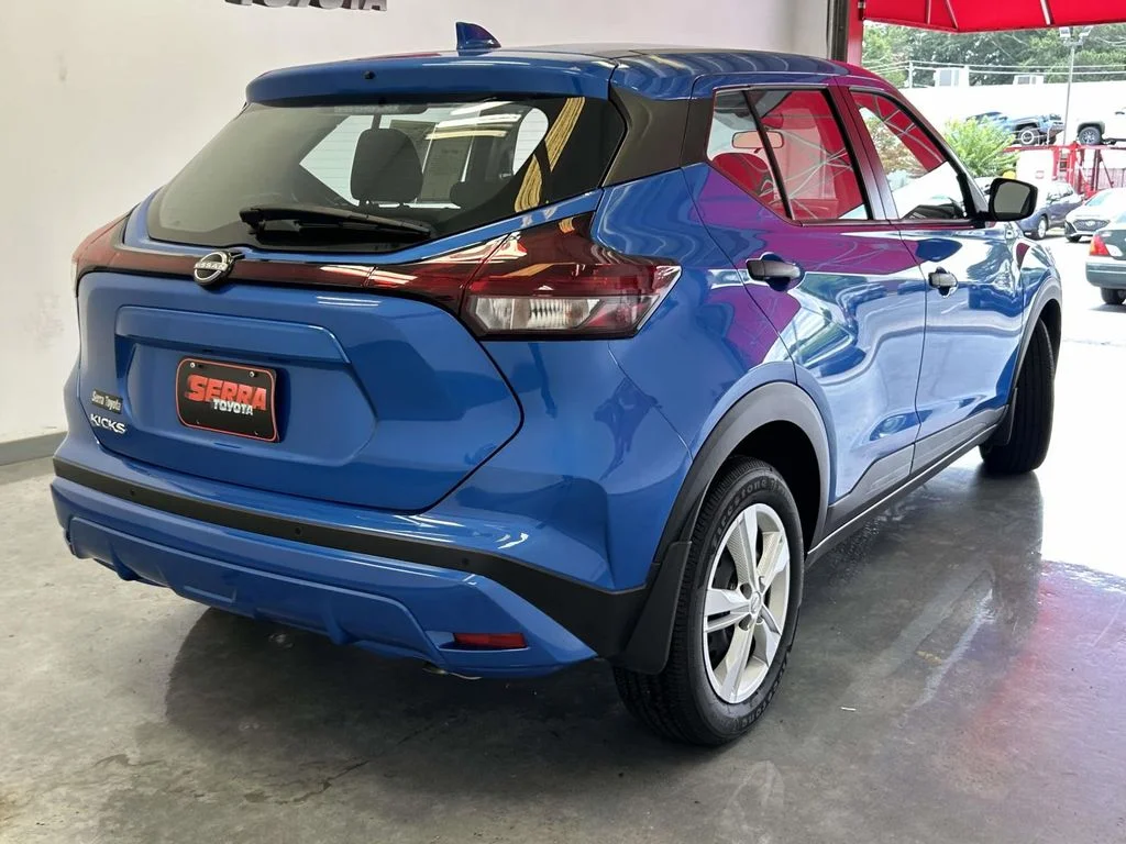 Used 2025 Blue Nissan S image 3