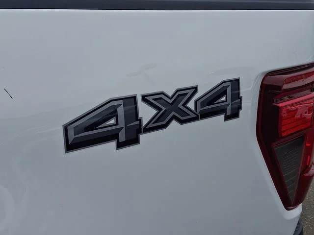 New 2026 Oxford White Ford XLT image 15