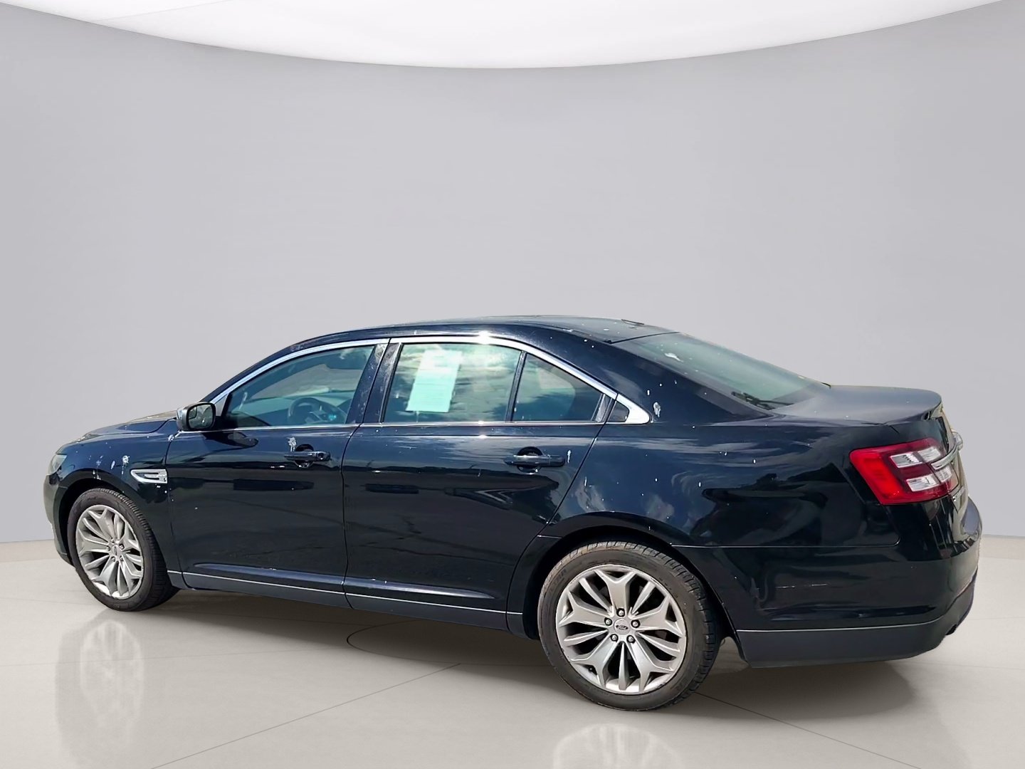 Used 2016 Black Ford LIMITED image 3