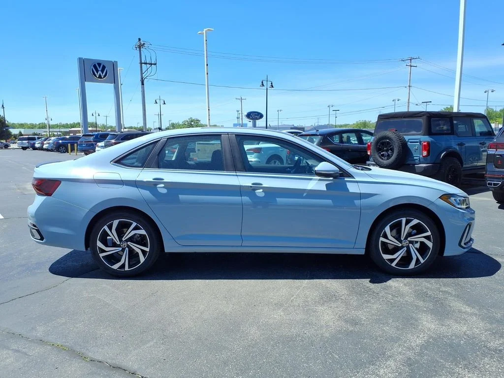 New 2026 Monument Gray Volkswagen 1.5T SEL image 3