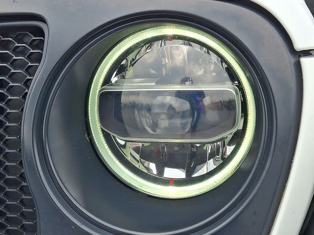Used 2022 White Jeep Unlimited Rubicon image 10