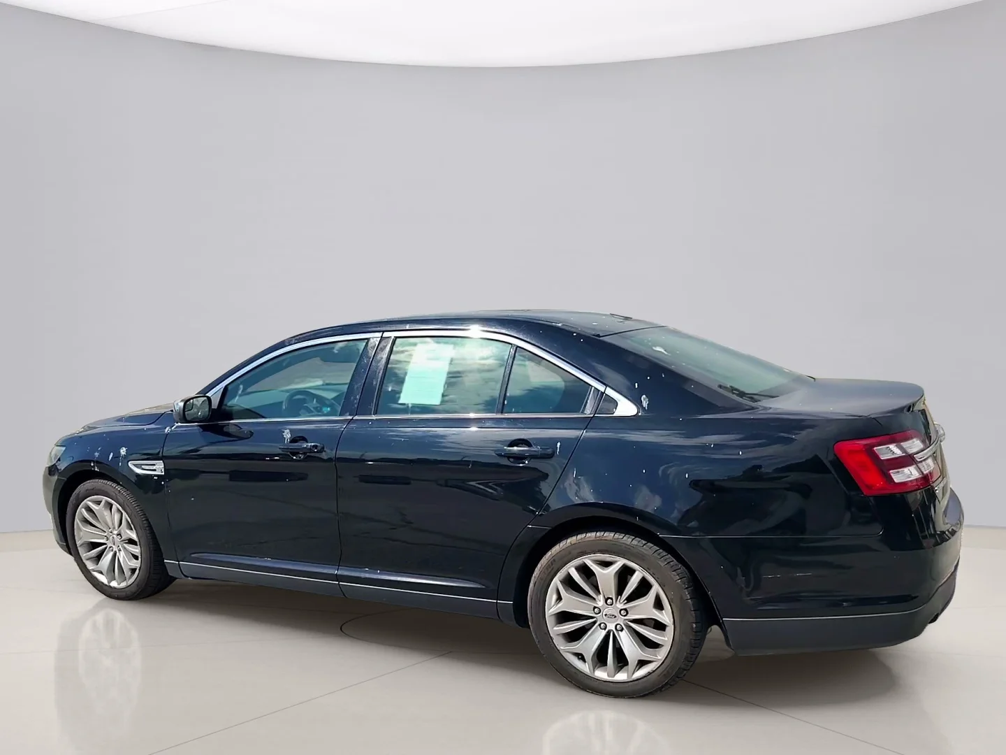 Used 2016 Black Ford LIMITED image 3