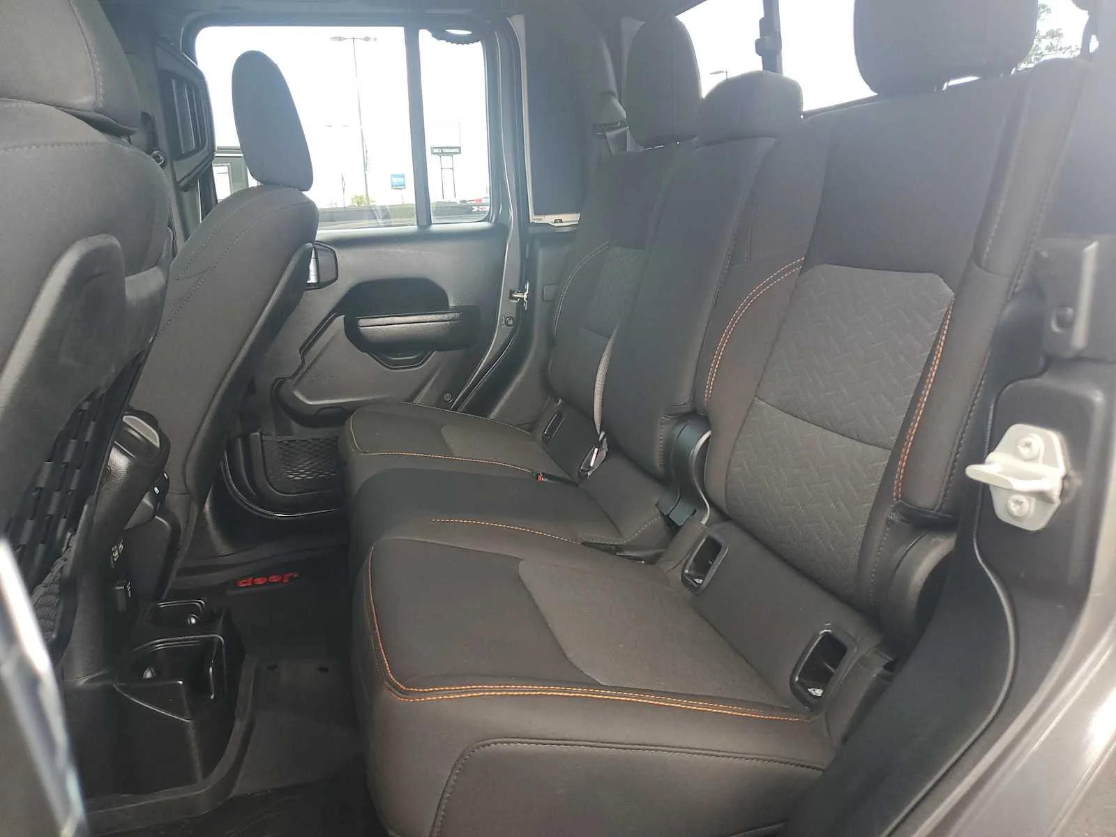 Used 2023 Granite Crystal Metallic Jeep Mojave image 14