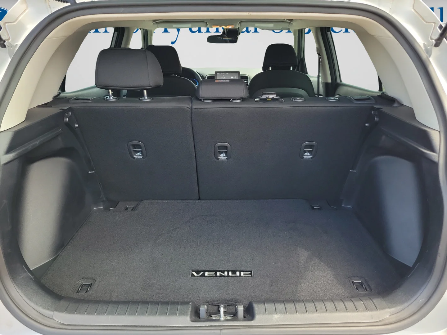Used 2025 Shimmering Silver Hyundai SE image 12
