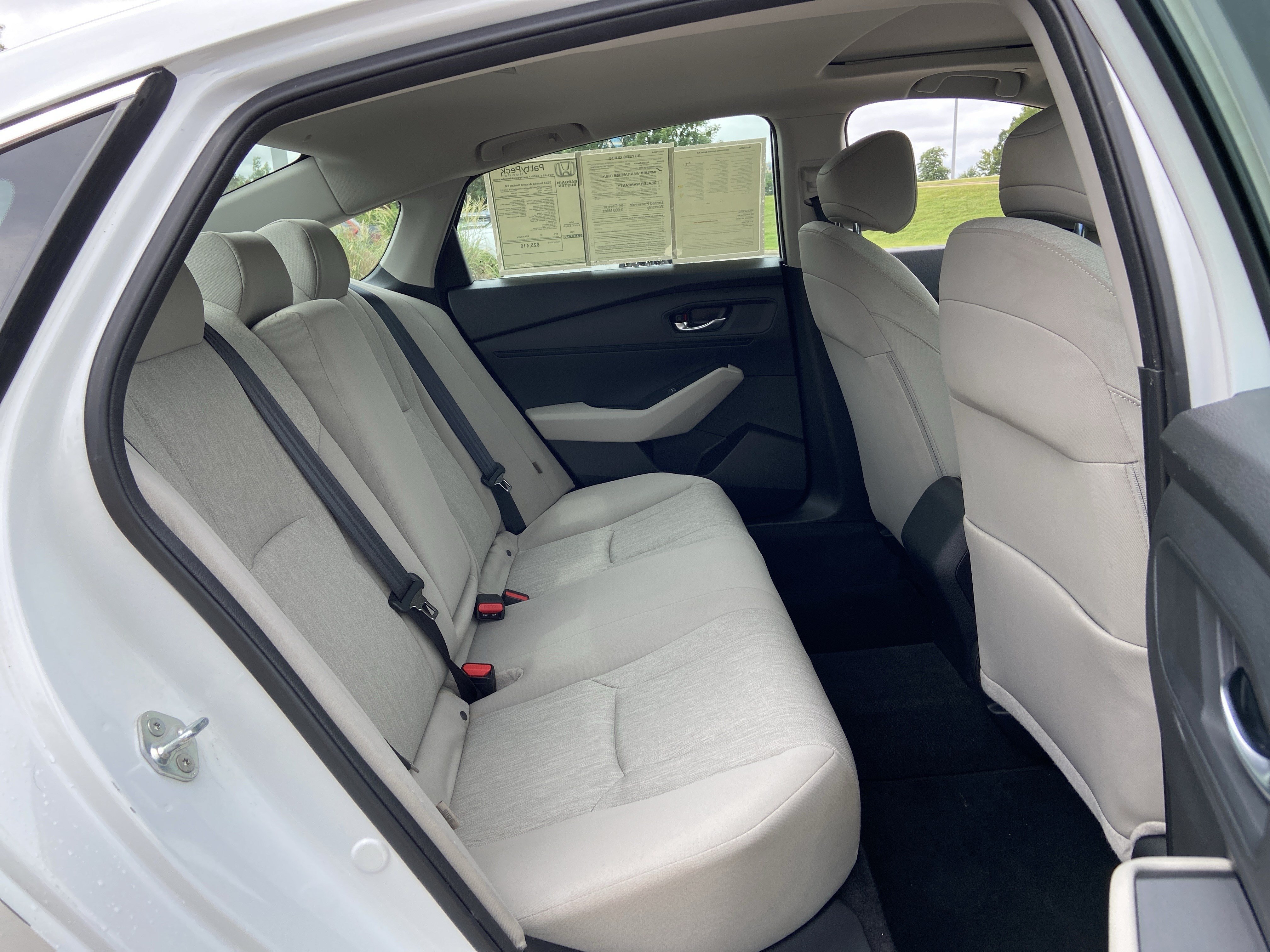 Used 2023 Platinum White Pearl Honda EX image 14