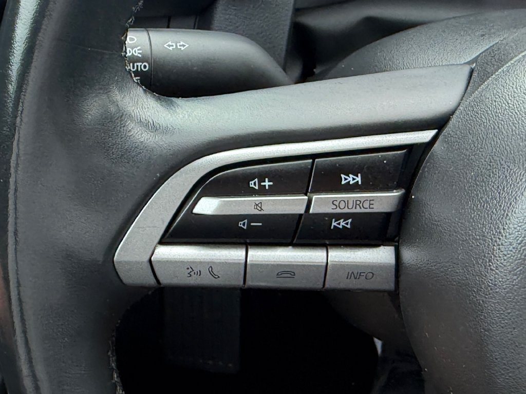 Used 2020 Gray Mazda Select image 31