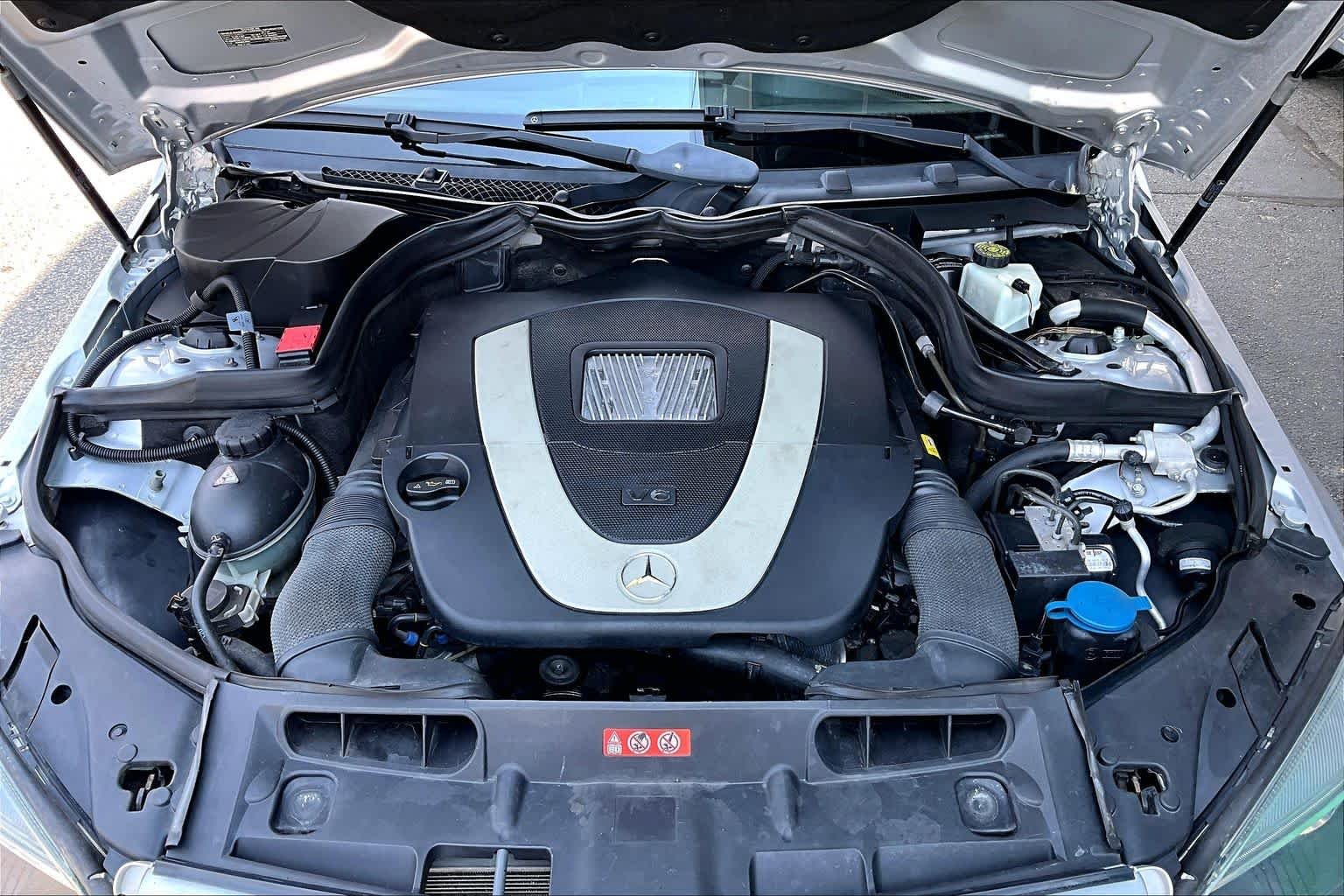Used 2011 Iridium Silver Metallic Mercedes-Benz C 300 Sport image 27